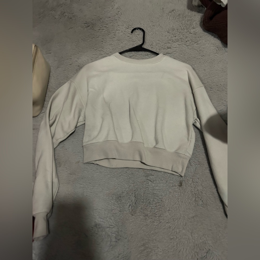 SMALL WILD FABLE CROPPED CREWNECK